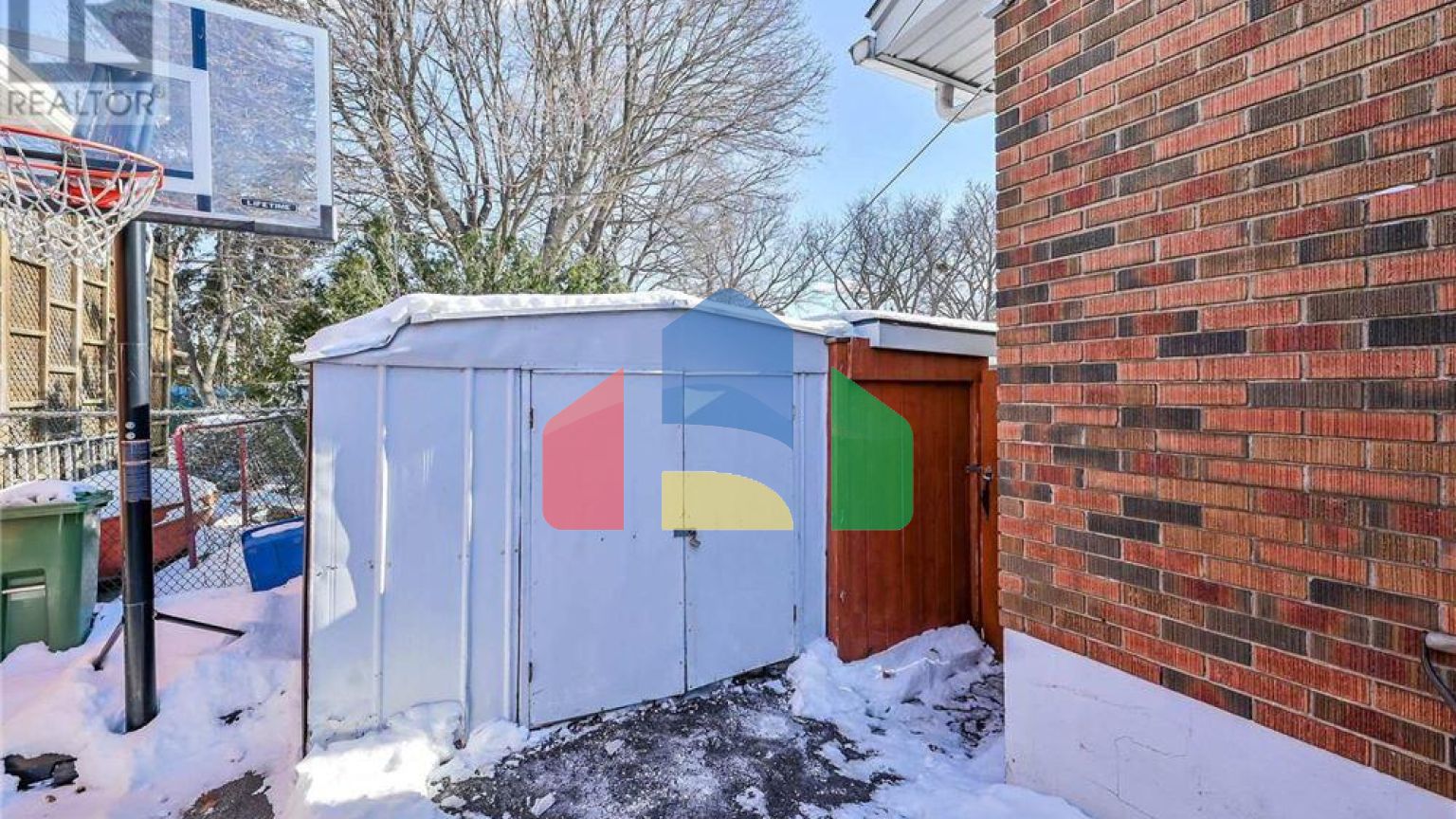 Residential - Single Family Home - Hamilton, Canada - Canada