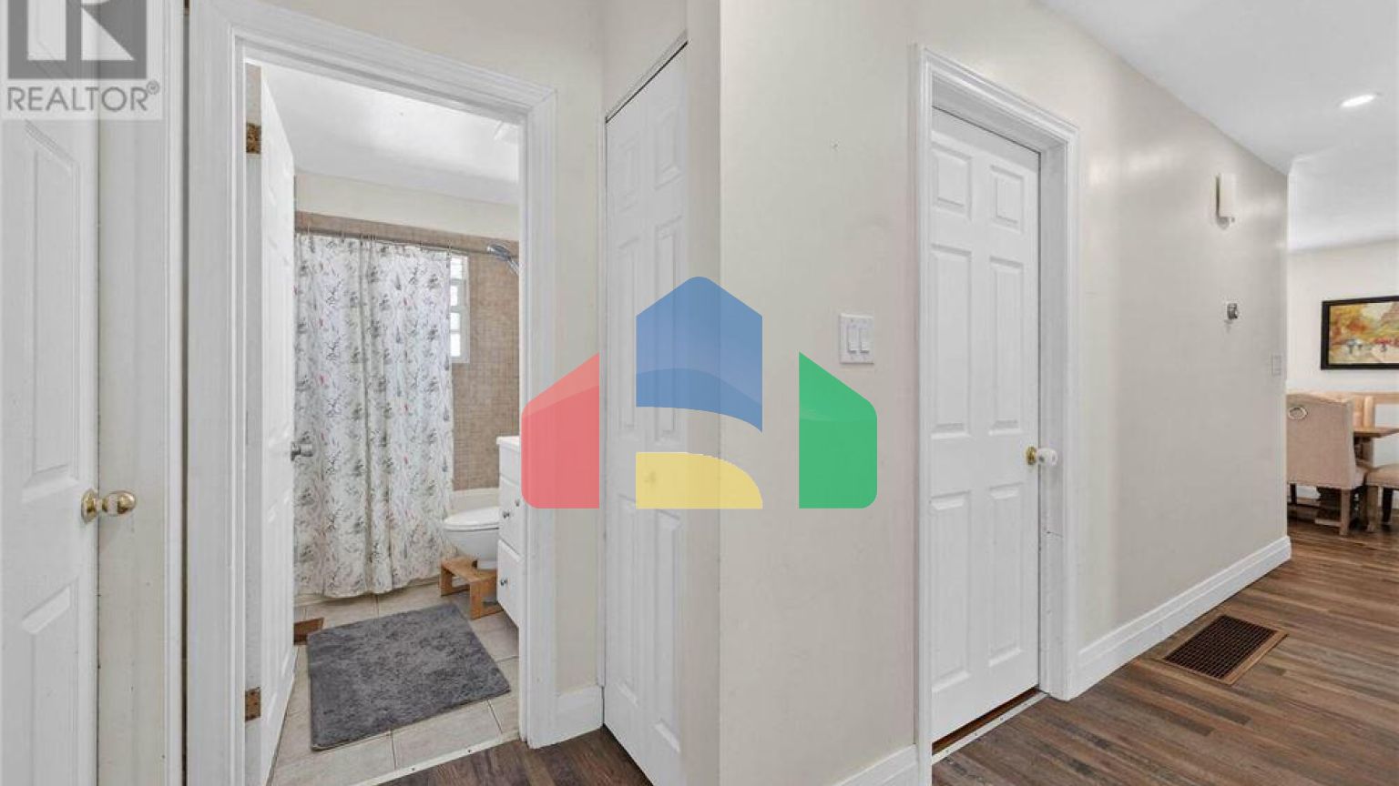 Residential - Single Family Home - Hamilton, Canada - Canada