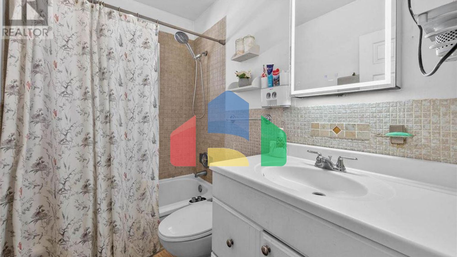 Residential - Single Family Home - Hamilton, Canada - Canada