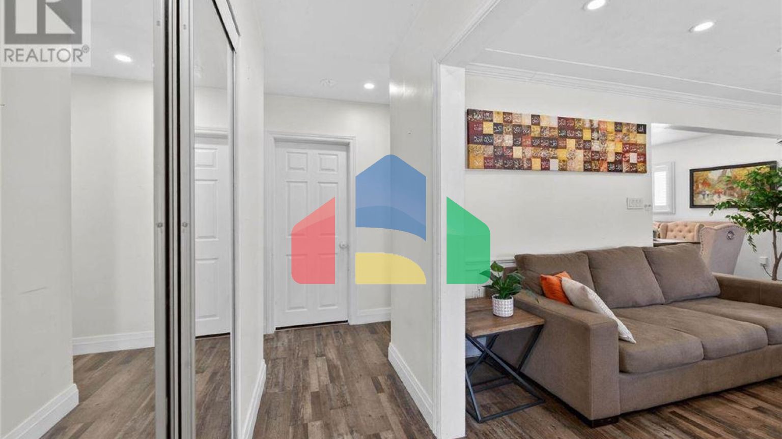 Residential - Single Family Home - Hamilton, Canada - Canada