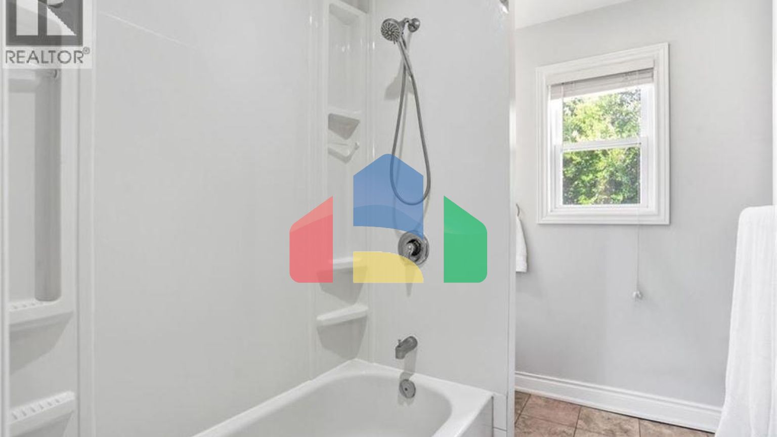 Residential - Single Family Home - Hamilton, Canada - Canada