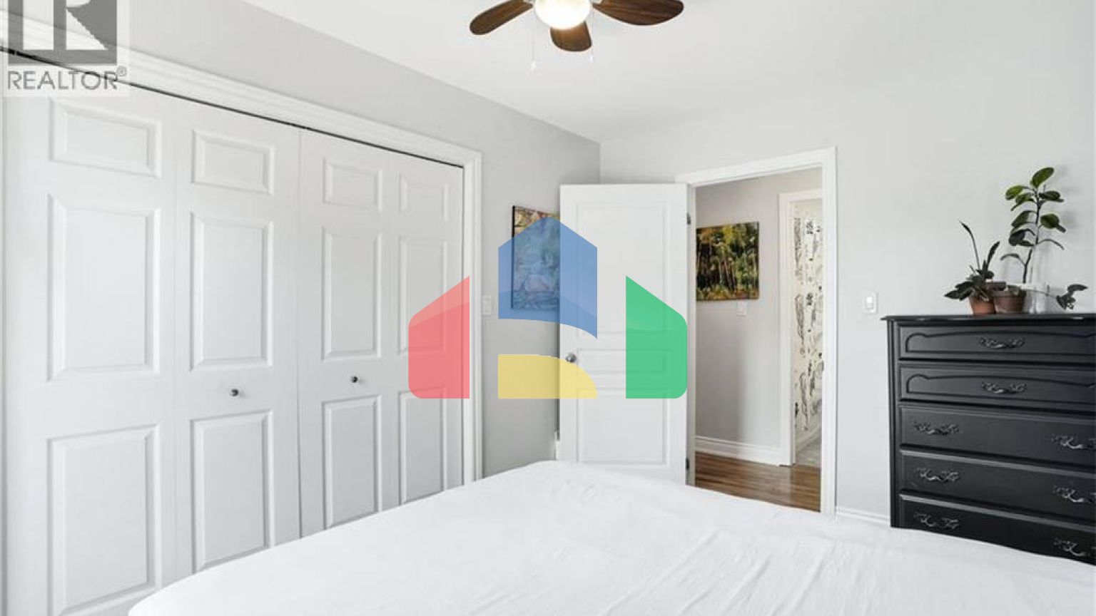 Residential - Single Family Home - Hamilton, Canada - Canada