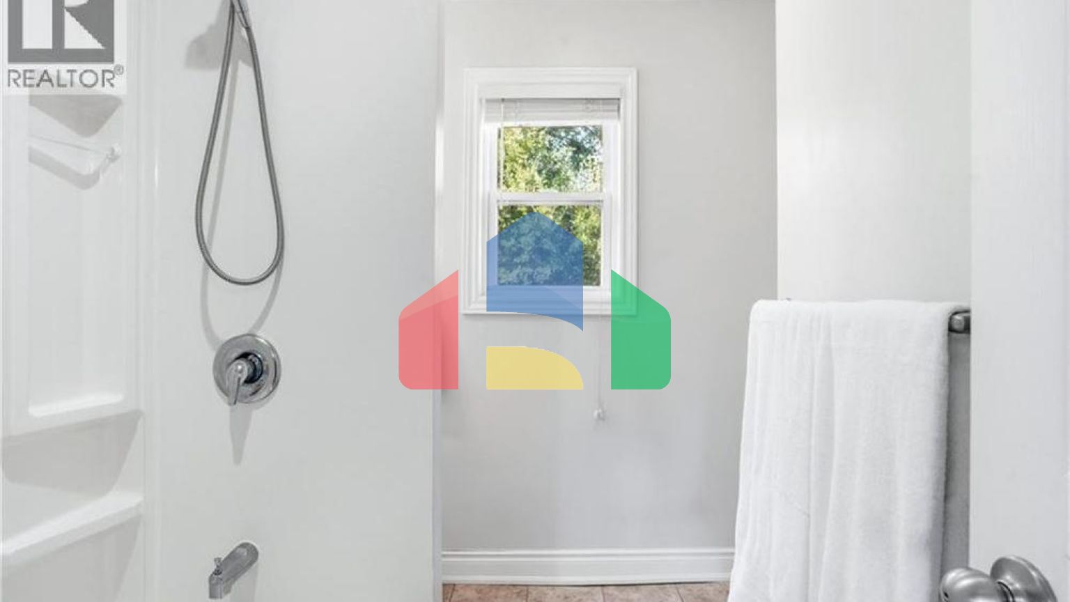 Residential - Single Family Home - Hamilton, Canada - Canada