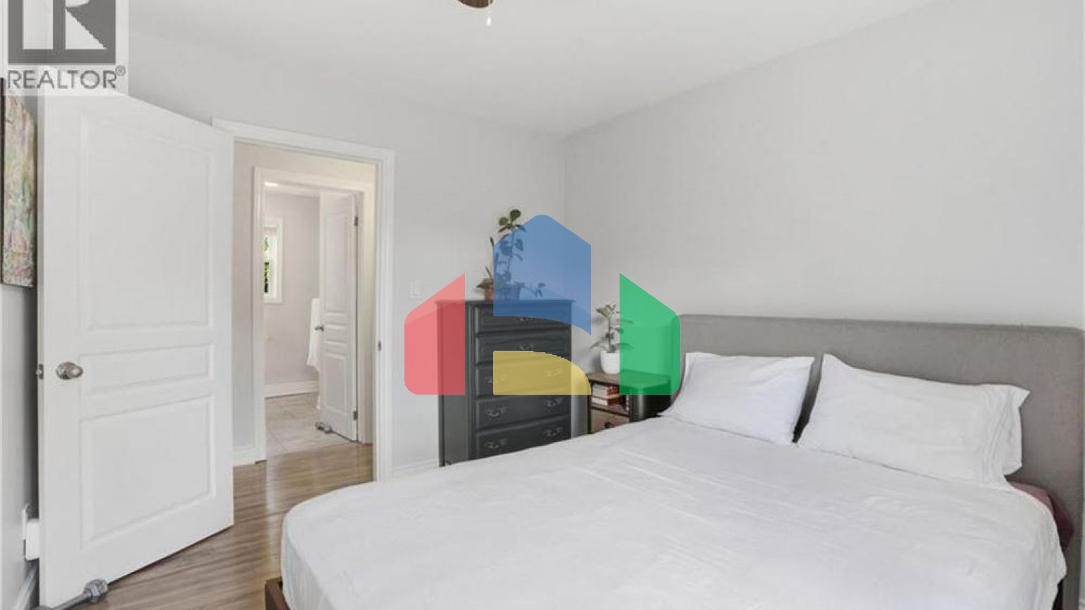 Residential - Single Family Home - Hamilton, Canada - Canada