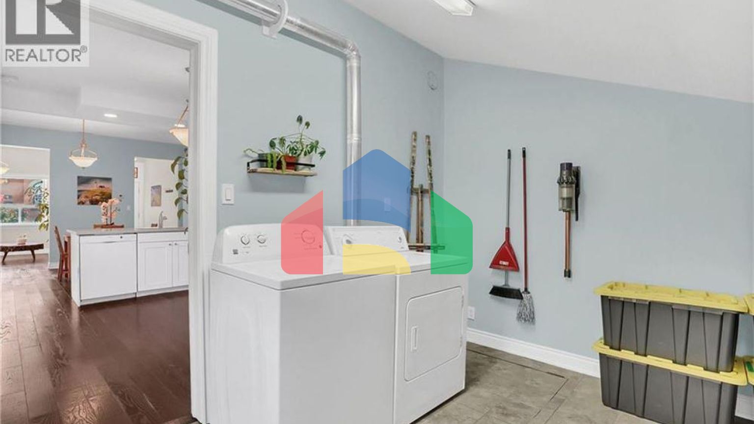 Residential - Single Family Home - Hamilton, Canada - Canada