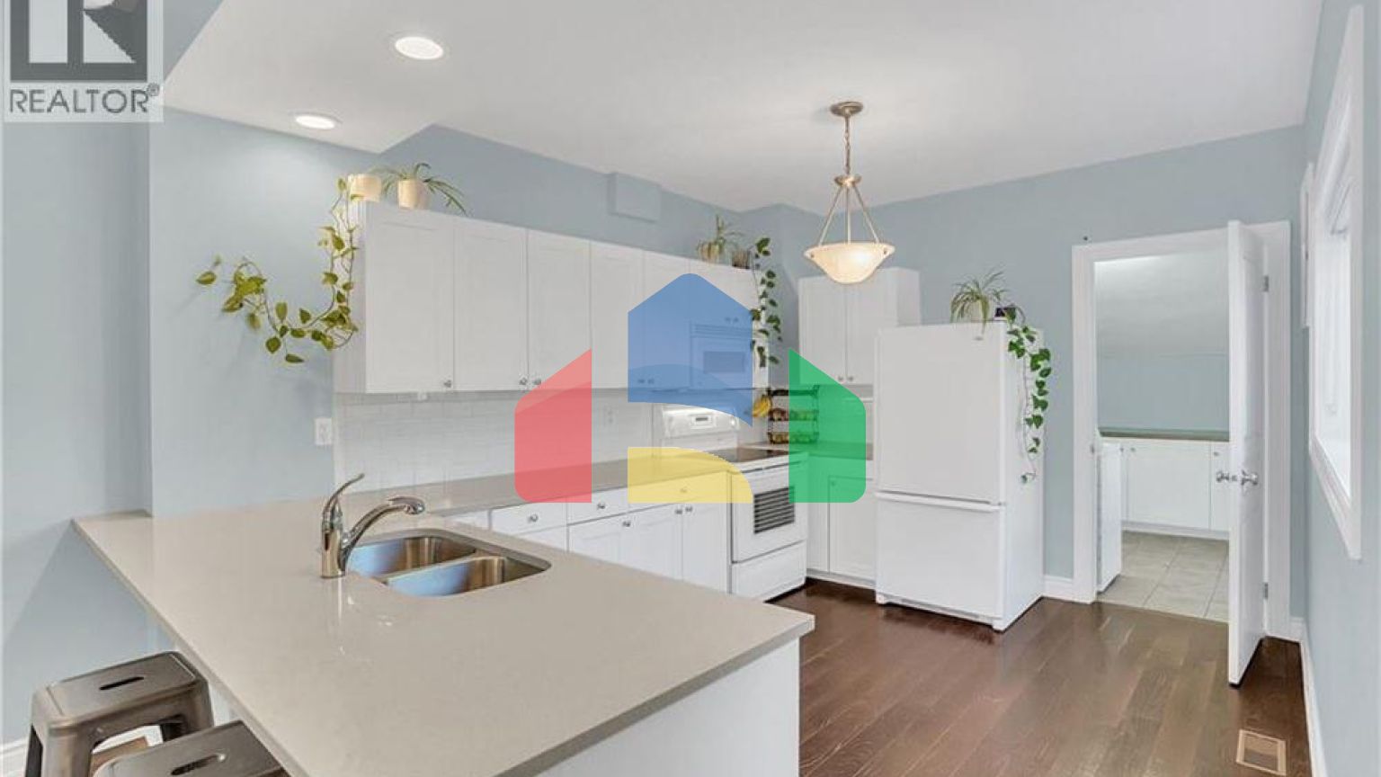 Residential - Single Family Home - Hamilton, Canada - Canada