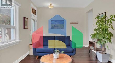 Residential - Single Family Home - Hamilton, Canada - Canada