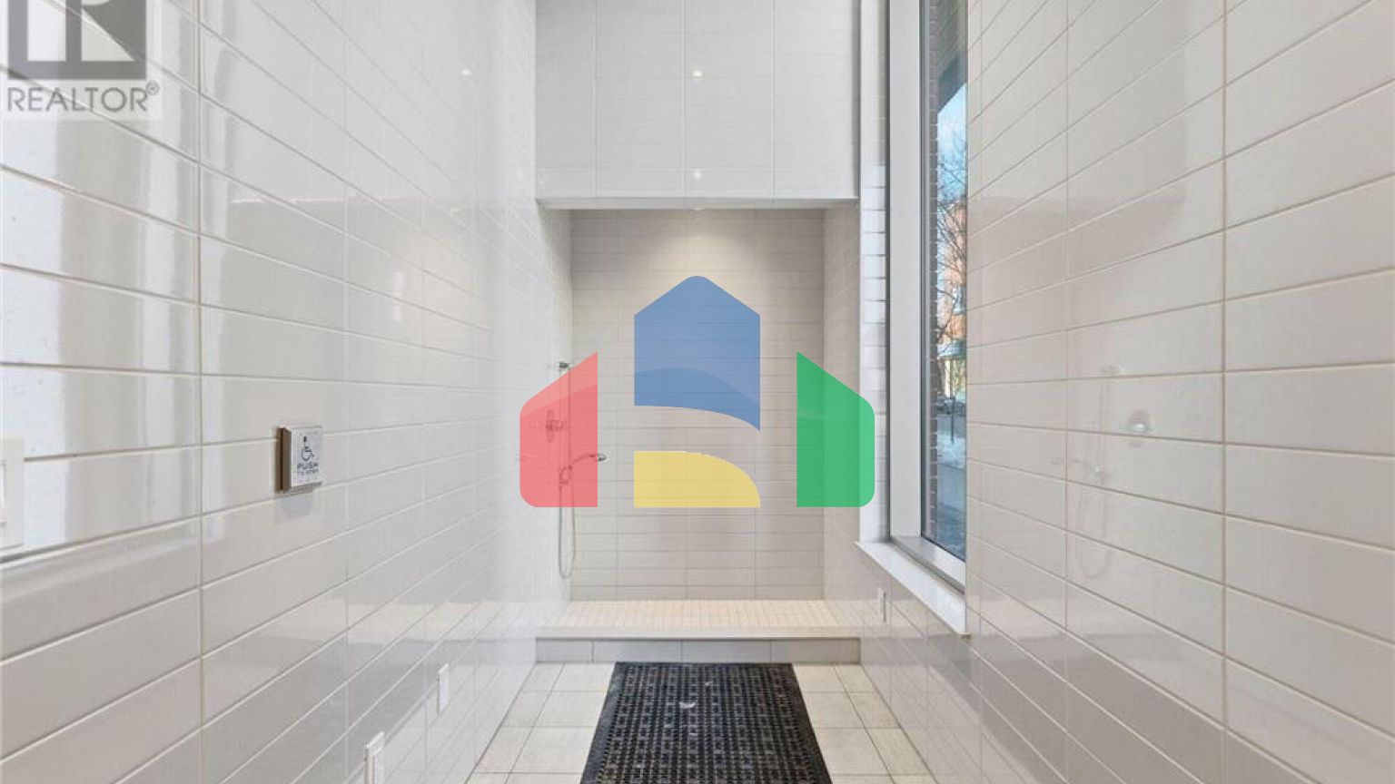 Residential - Single Family Home - Hamilton, Canada - Canada