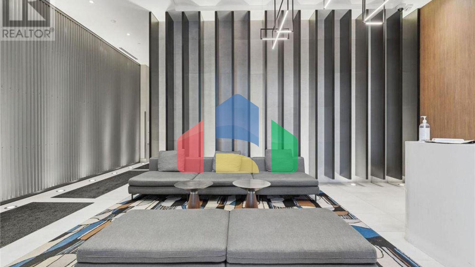 Residential - Single Family Home - Hamilton, Canada - Canada