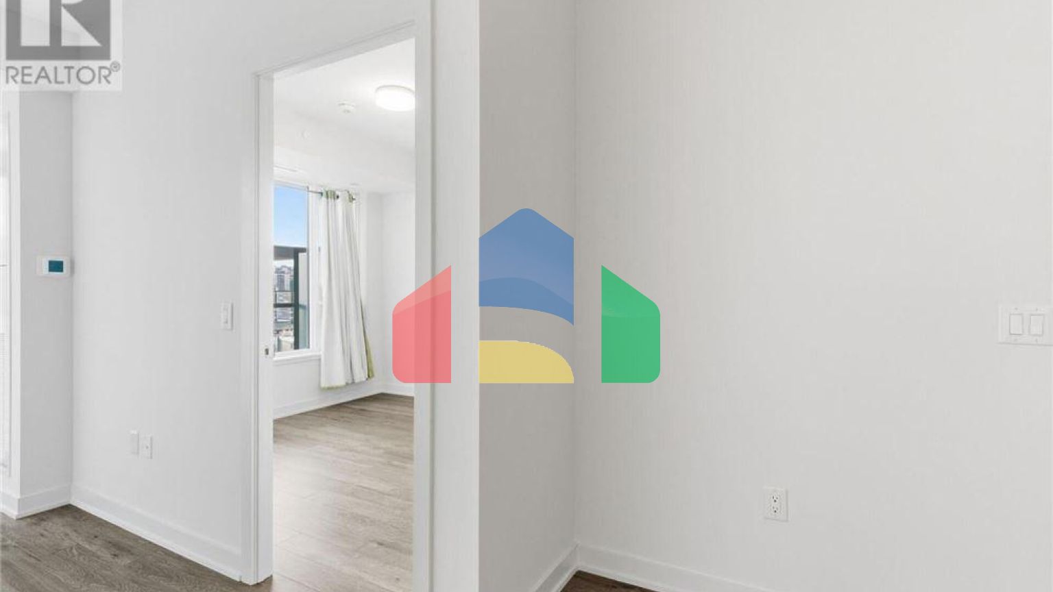 Residential - Single Family Home - Hamilton, Canada - Canada