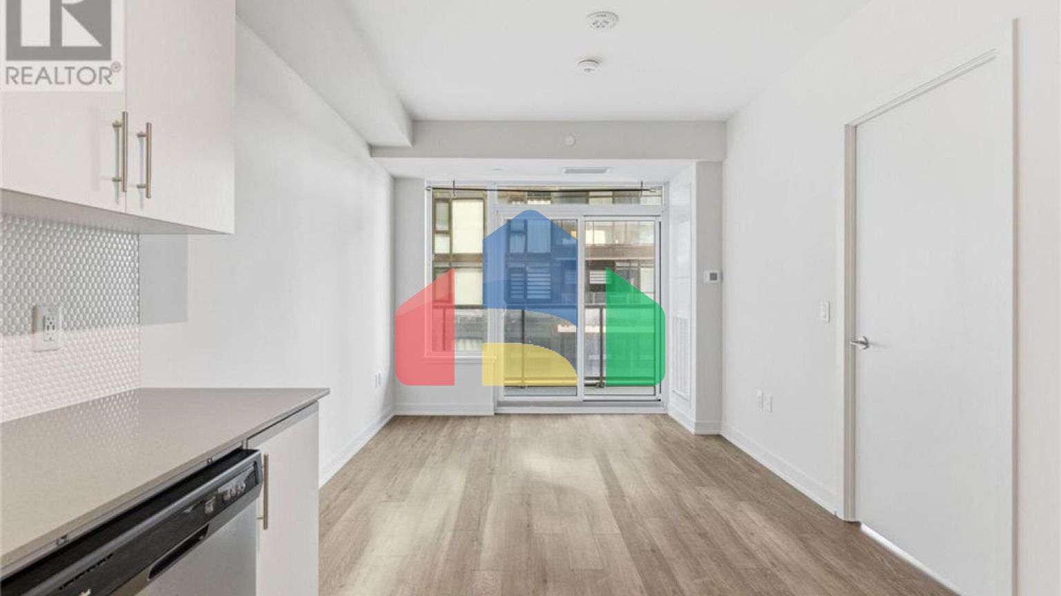 Residential - Single Family Home - Hamilton, Canada - Canada