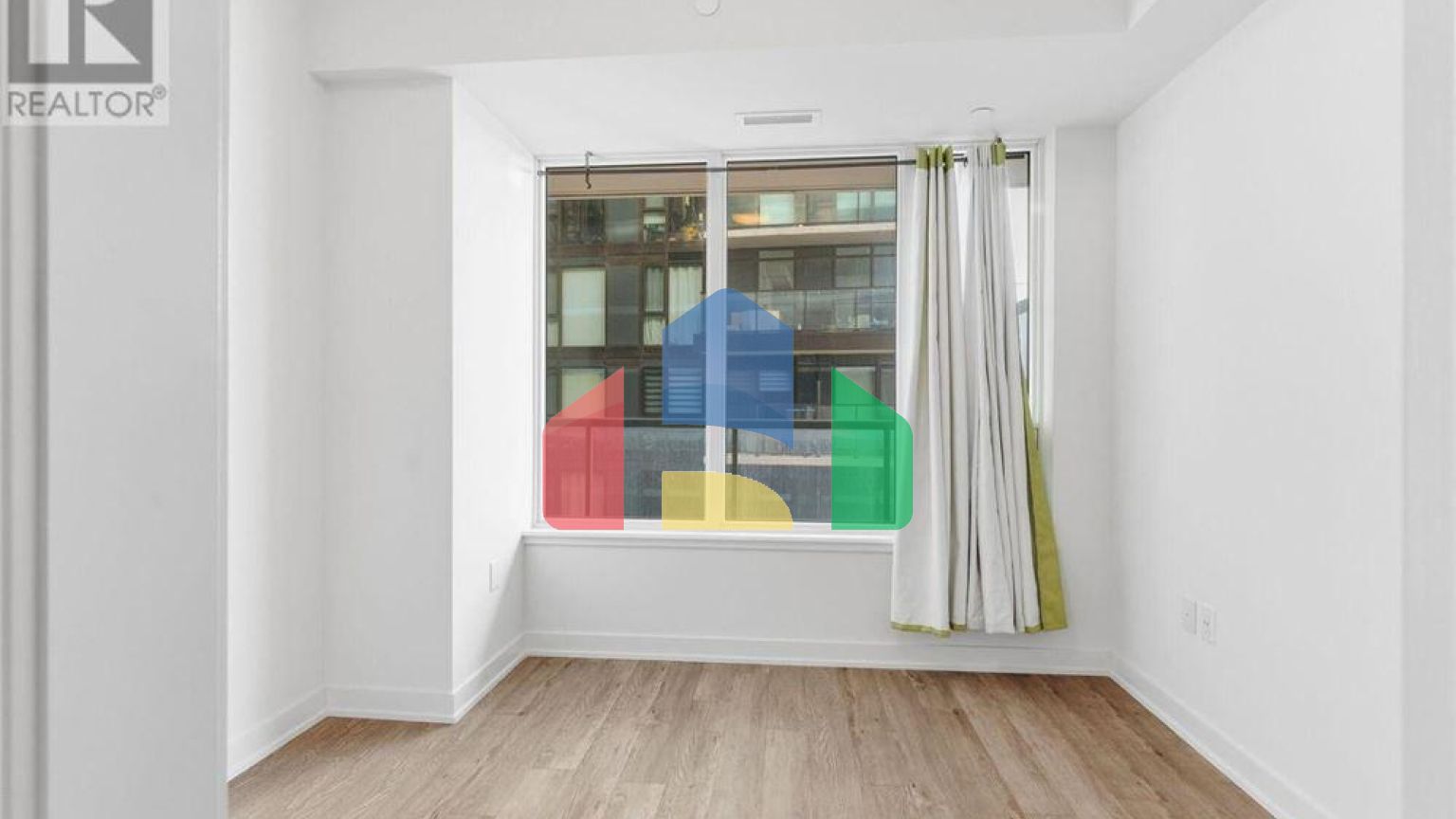 Residential - Single Family Home - Hamilton, Canada - Canada