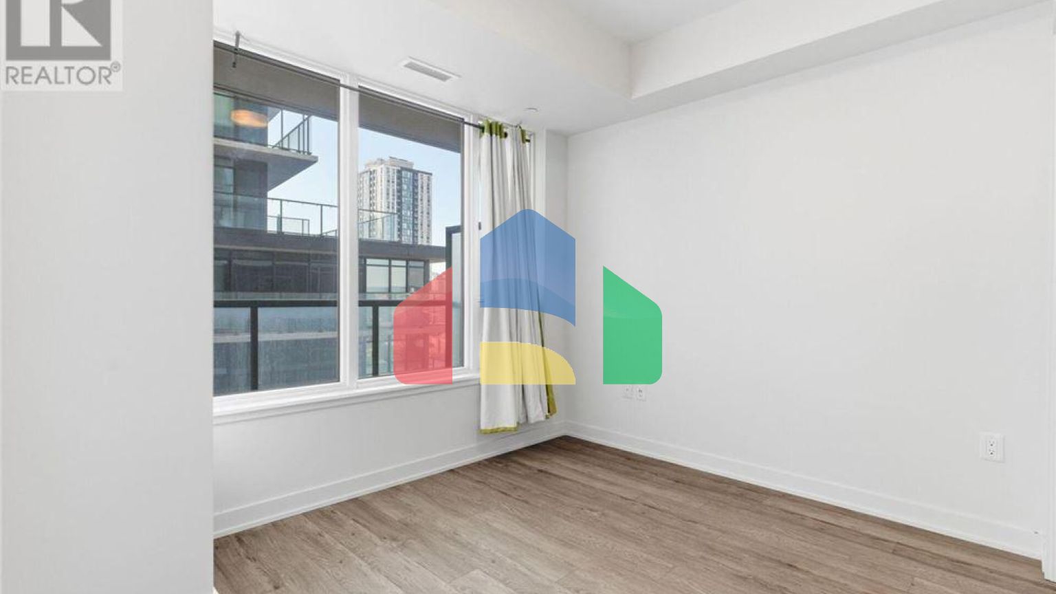 Residential - Single Family Home - Hamilton, Canada - Canada