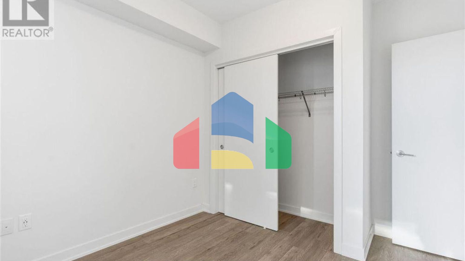 Residential - Single Family Home - Hamilton, Canada - Canada