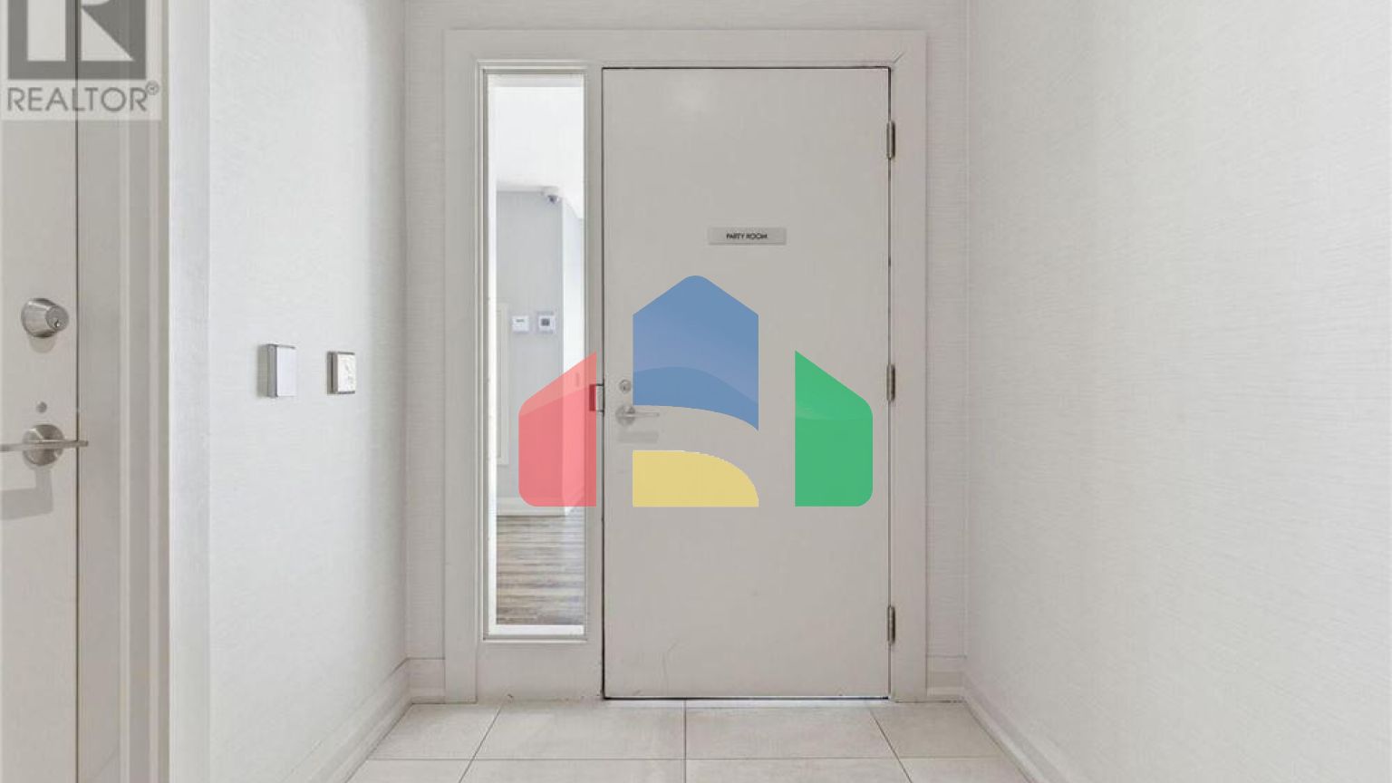 Residential - Single Family Home - Hamilton, Canada - Canada