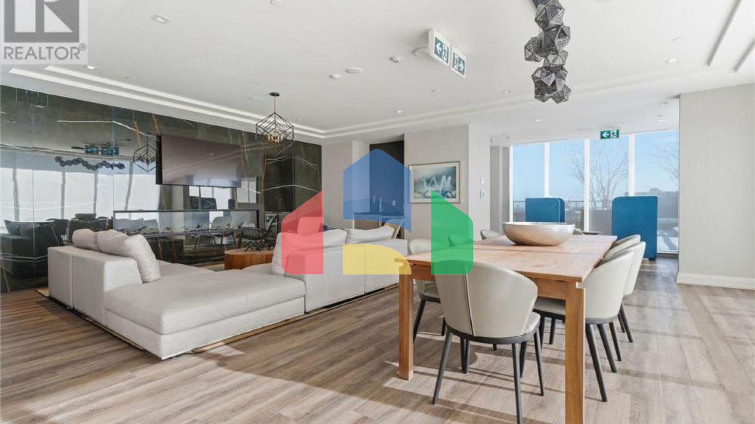 Residential - Single Family Home - Hamilton, Canada - Canada