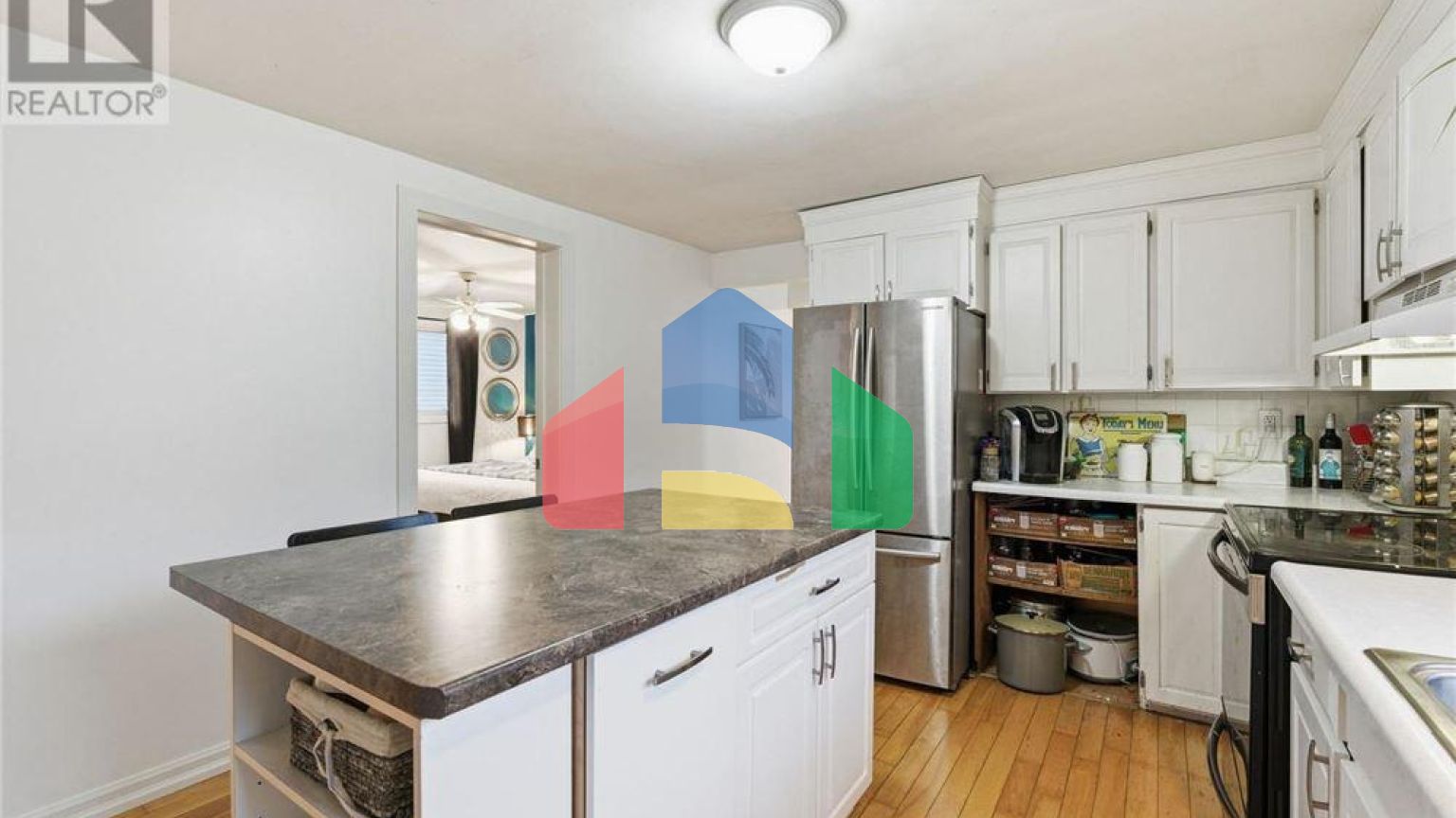 Residential - Single Family Home - Hamilton, Canada - Canada