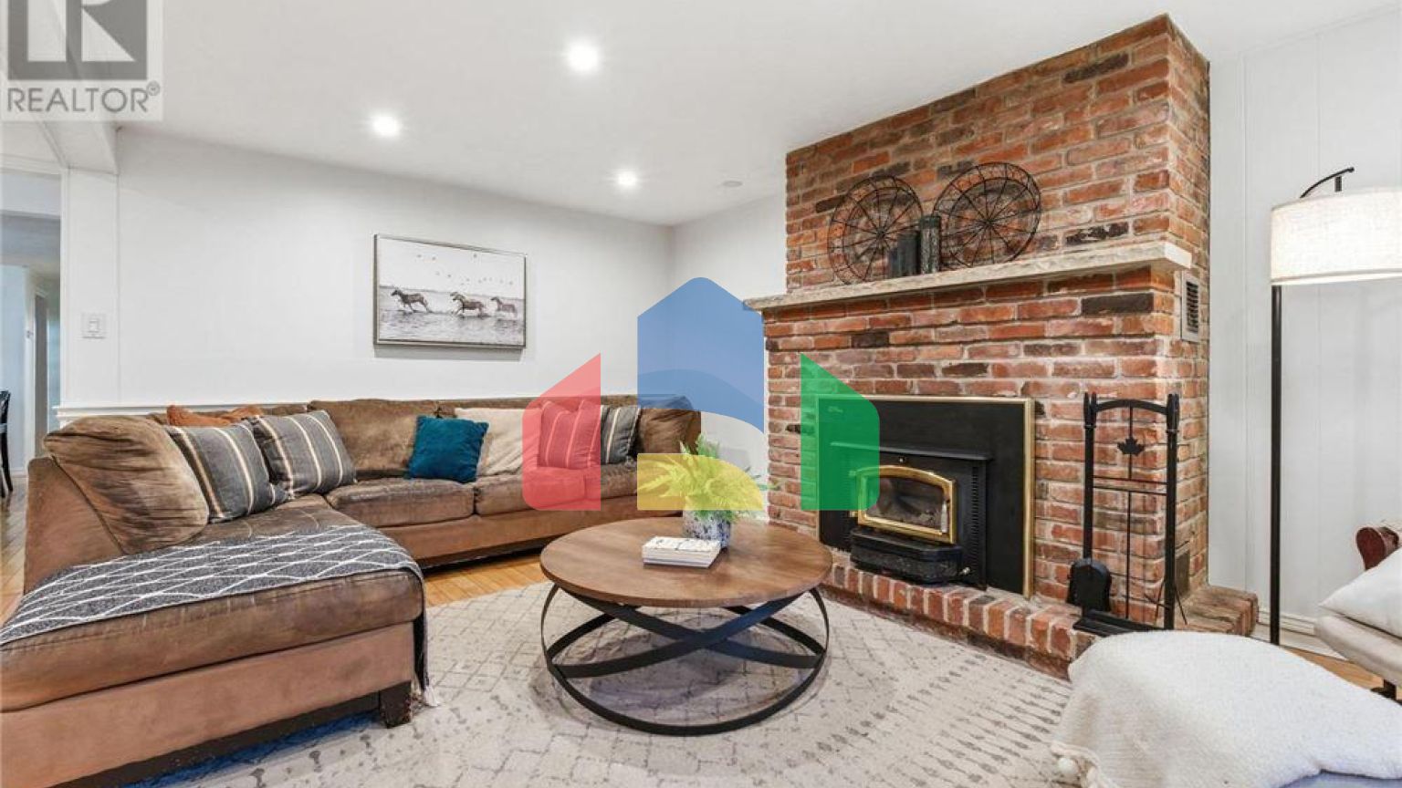 Residential - Single Family Home - Hamilton, Canada - Canada