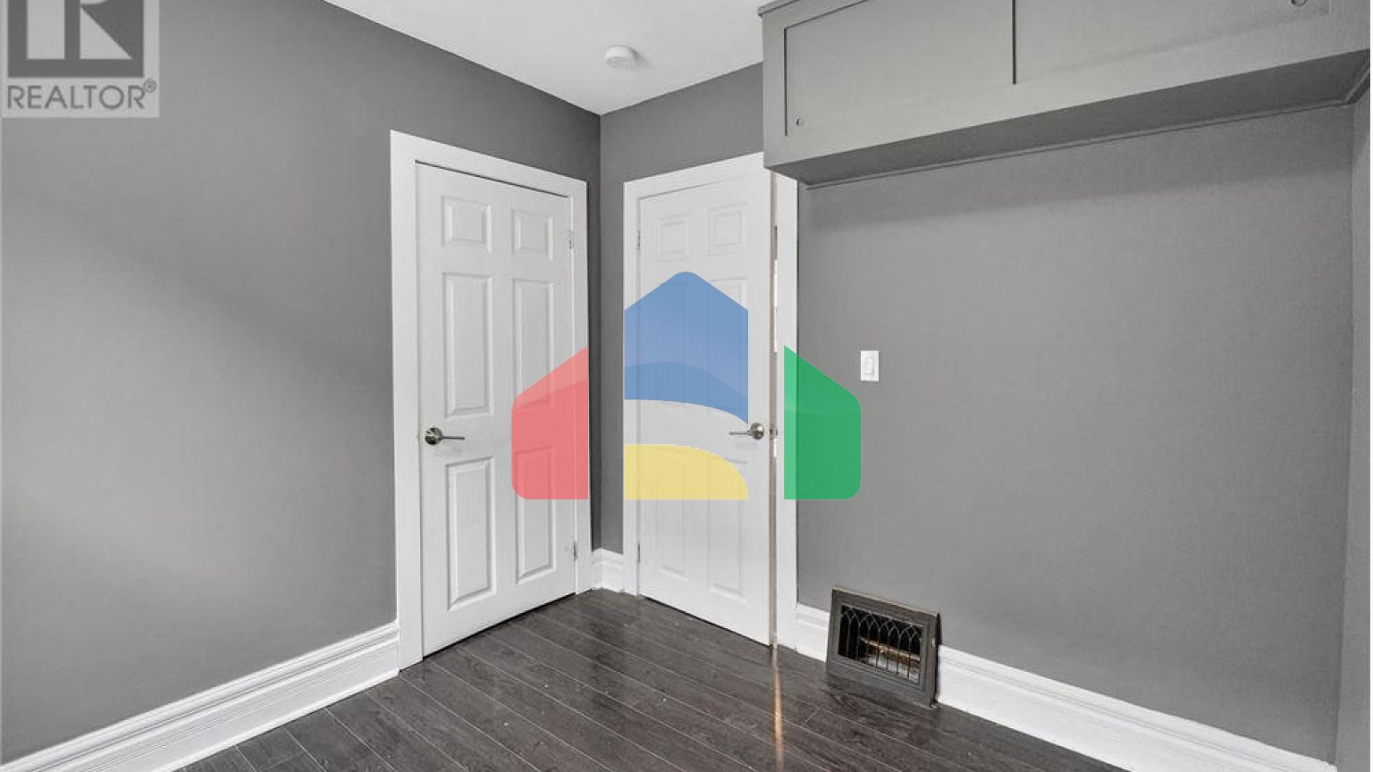 Residential - Single Family Home - Hamilton, Canada - Canada