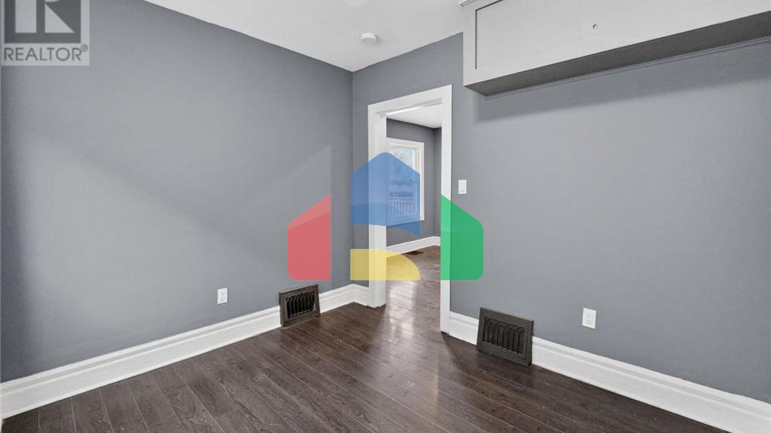 Residential - Single Family Home - Hamilton, Canada - Canada