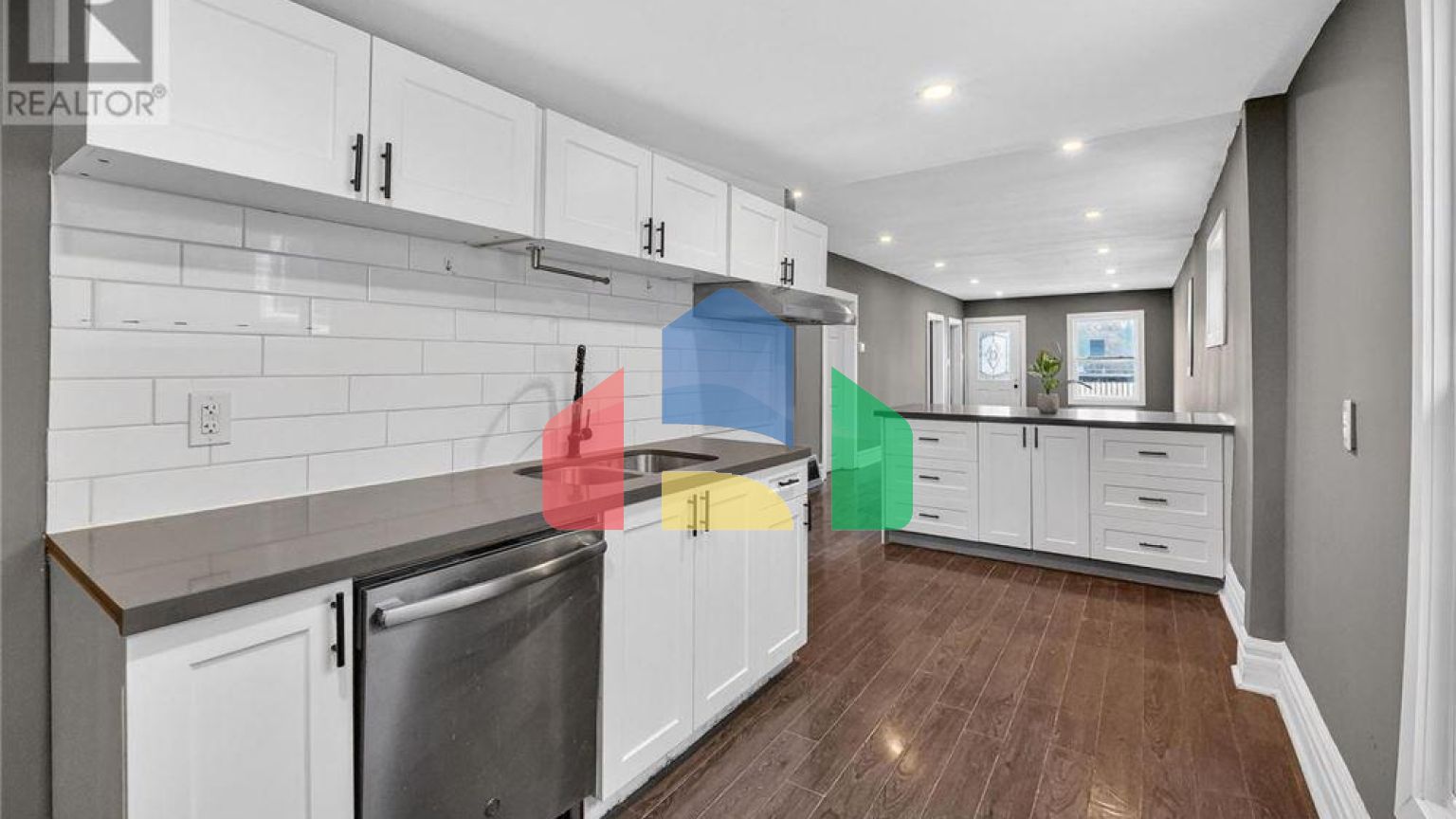 Residential - Single Family Home - Hamilton, Canada - Canada