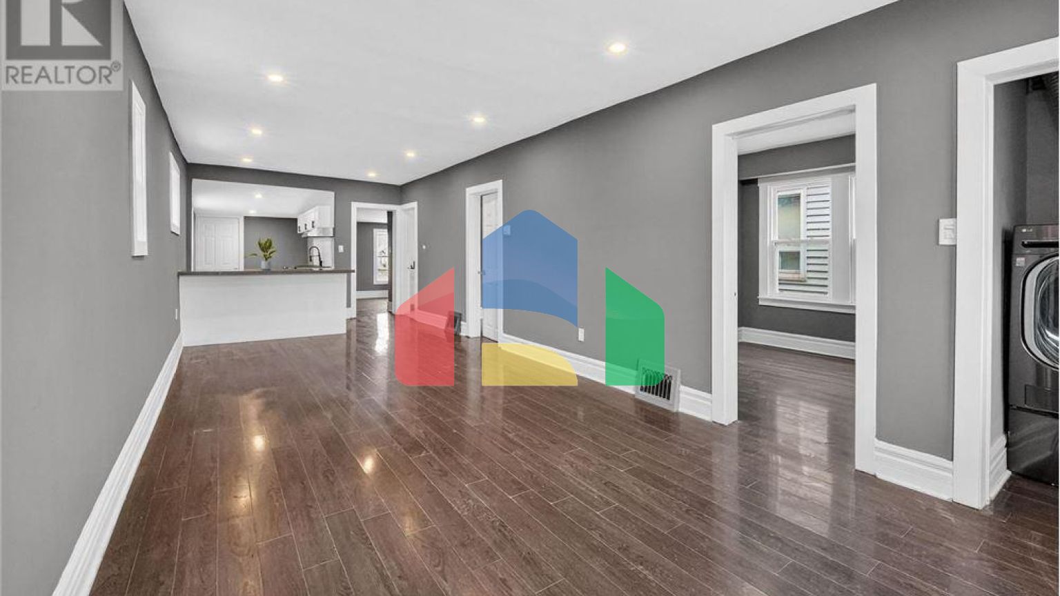 Residential - Single Family Home - Hamilton, Canada - Canada