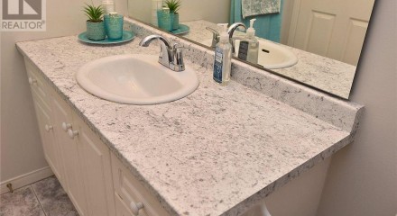 Residential - Condo/Apartment - Hamilton, Canada - Canada