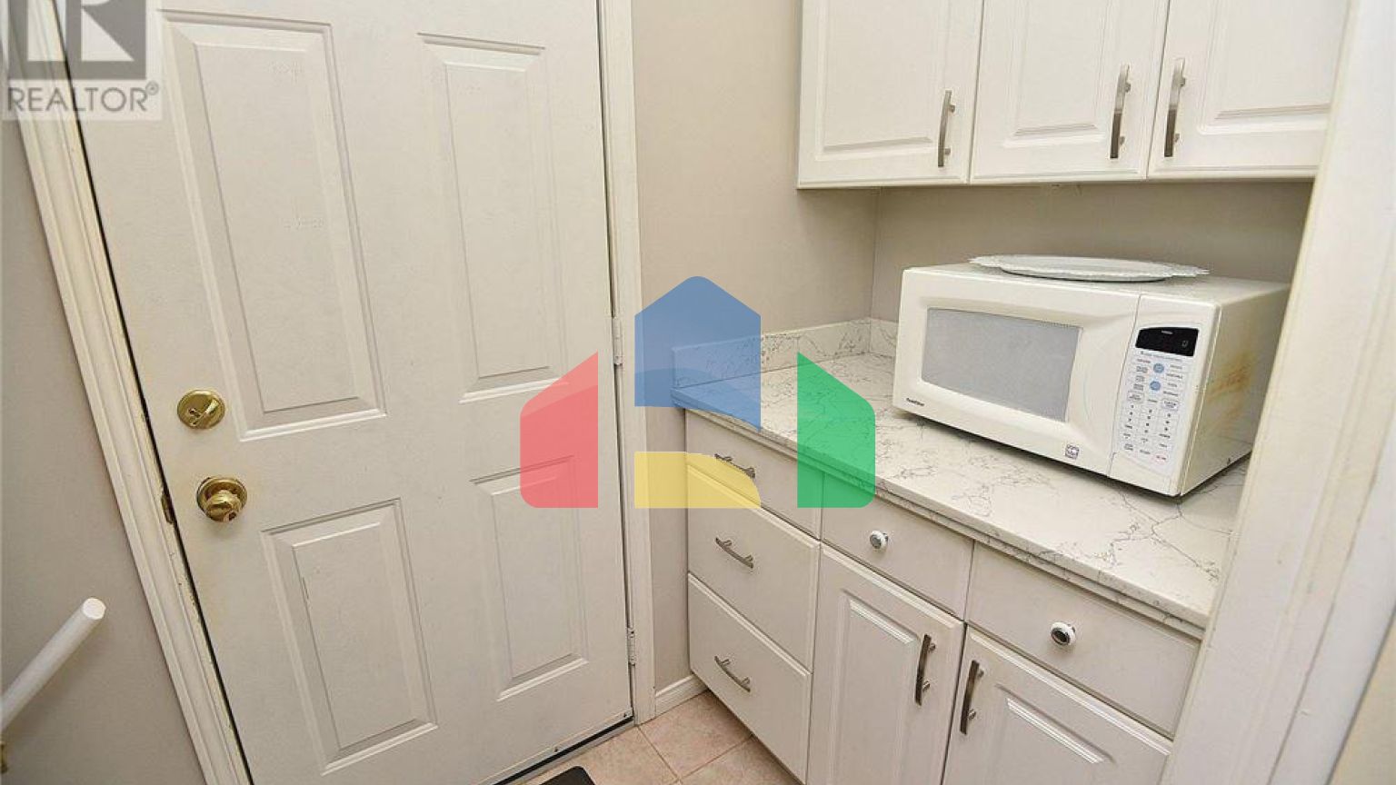 Residential - Condo/Apartment - Hamilton, Canada - Canada