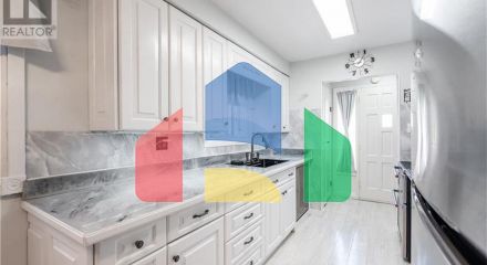 Residential - Single Family Home - Hamilton, Canada - Canada