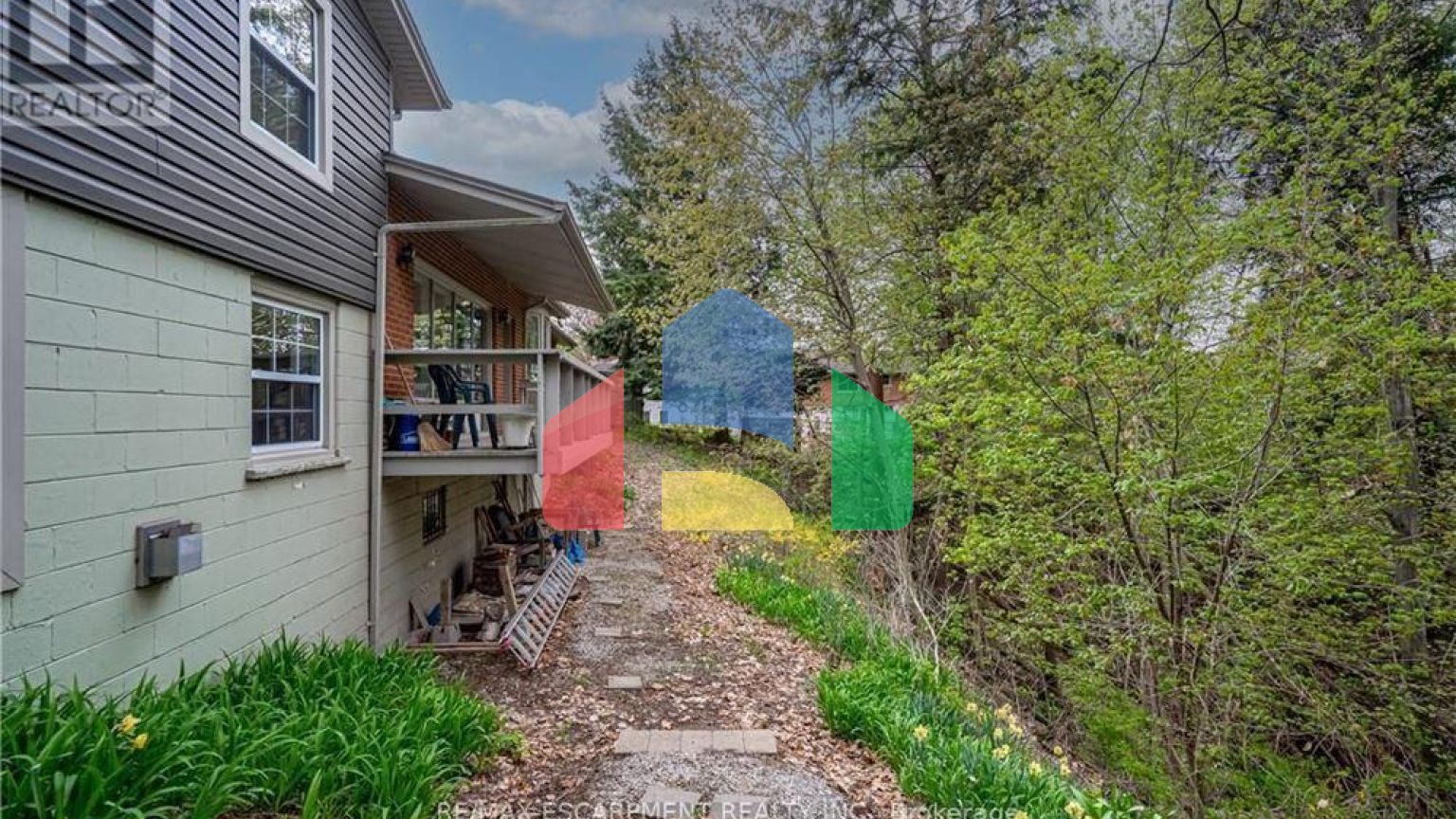 Residential - Single Family Home - Hamilton, Canada - Canada