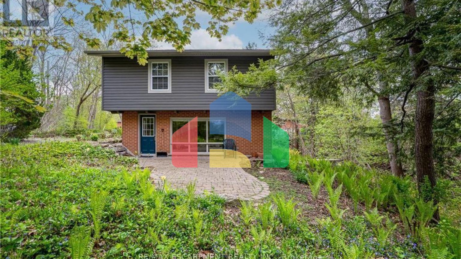 Residential - Single Family Home - Hamilton, Canada - Canada