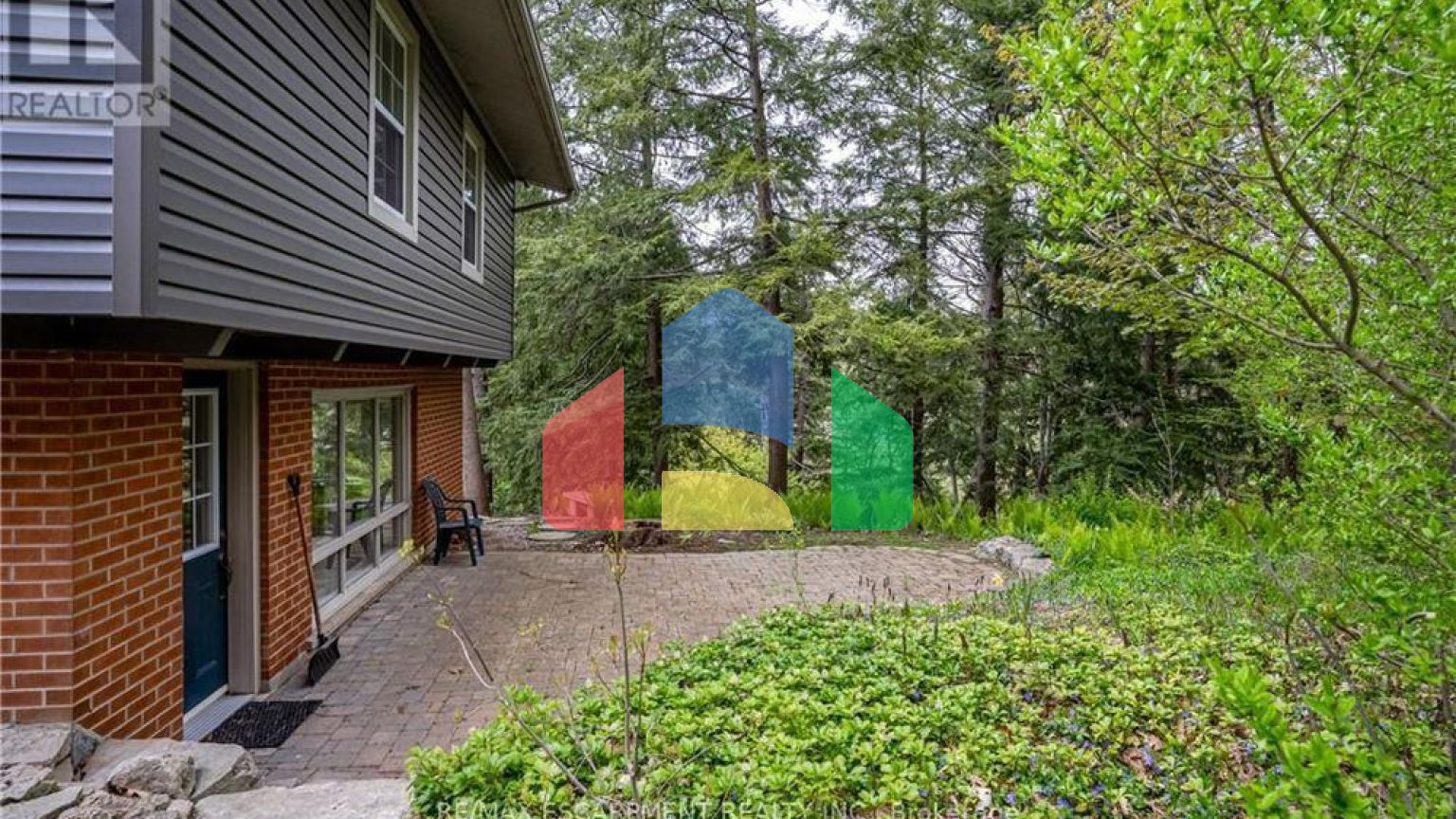 Residential - Single Family Home - Hamilton, Canada - Canada