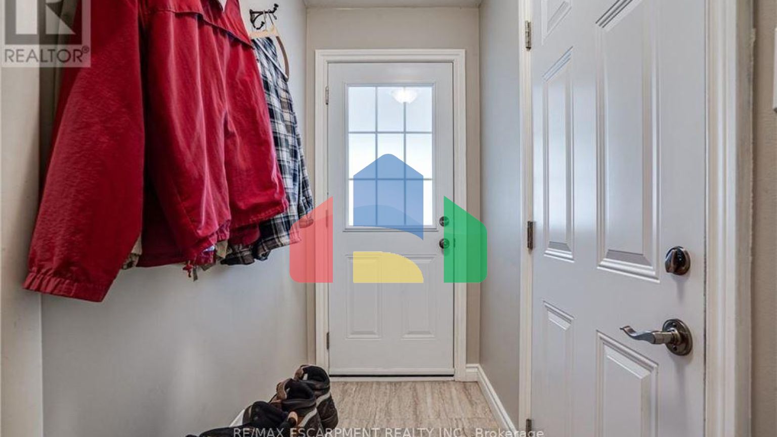 Residential - Single Family Home - Hamilton, Canada - Canada