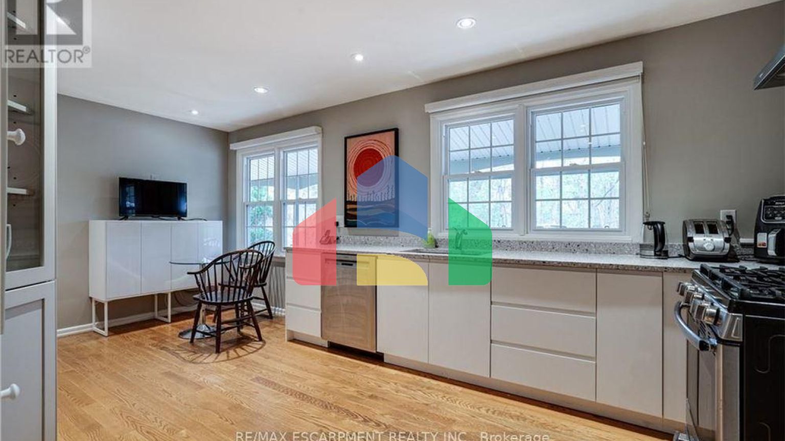 Residential - Single Family Home - Hamilton, Canada - Canada