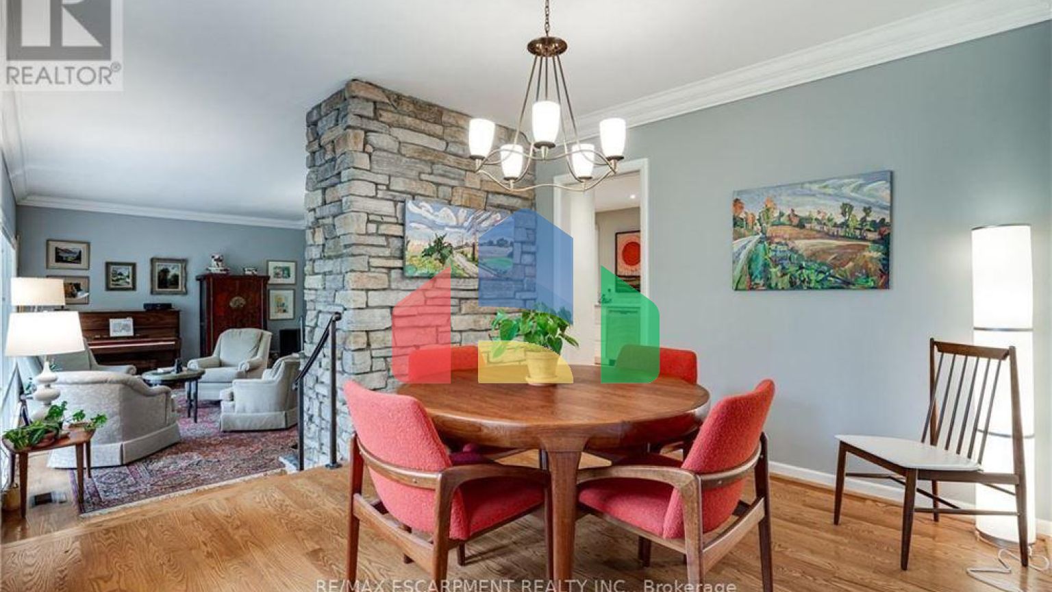 Residential - Single Family Home - Hamilton, Canada - Canada