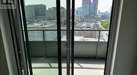 Residential - Condo/Apartment - Hamilton, Canada - Canada