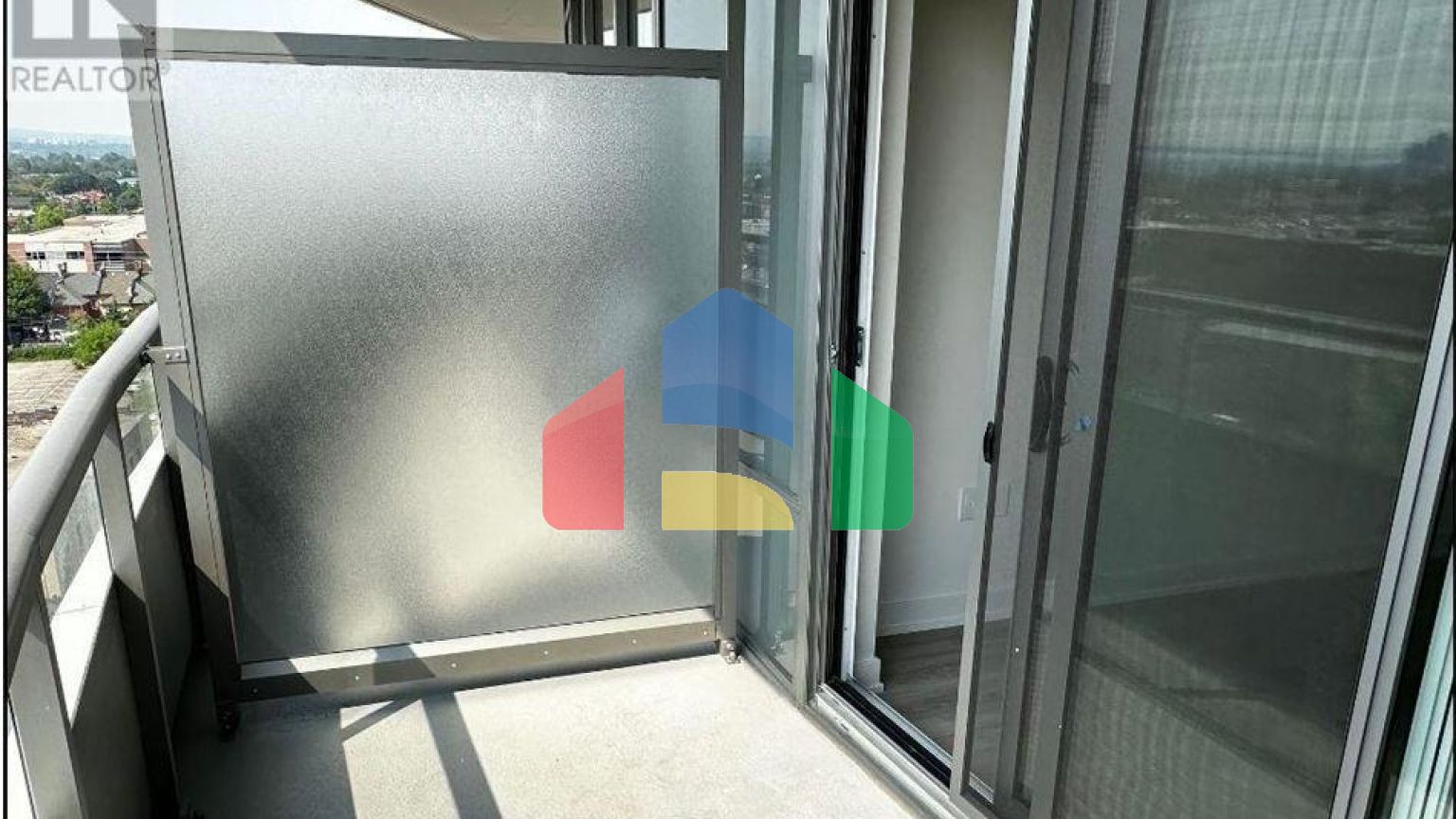 Residential - Condo/Apartment - Hamilton, Canada - Canada