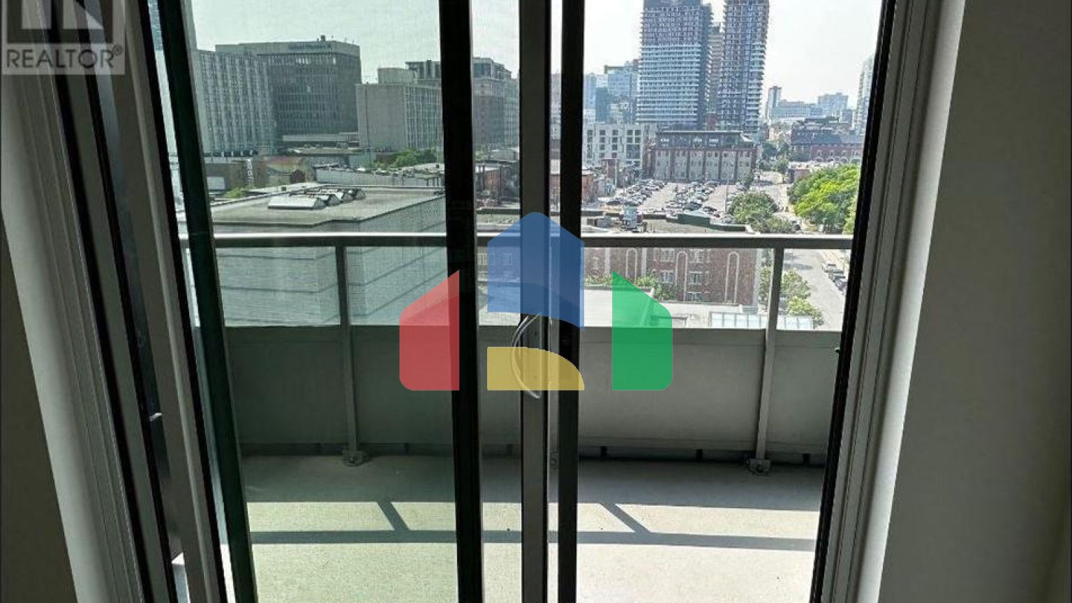 Residential - Condo/Apartment - Hamilton, Canada - Canada