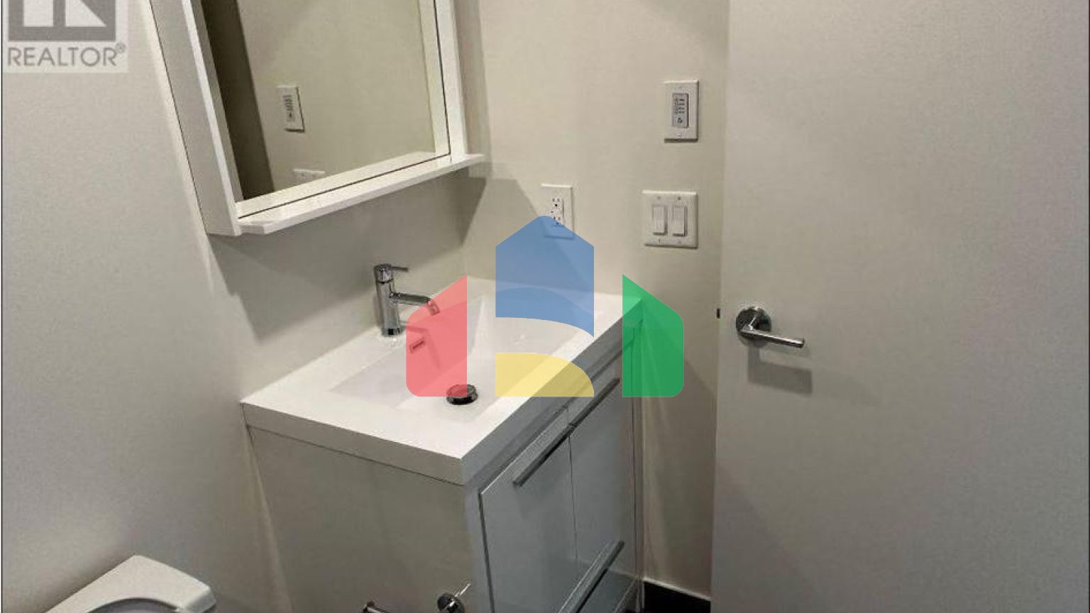 Residential - Condo/Apartment - Hamilton, Canada - Canada