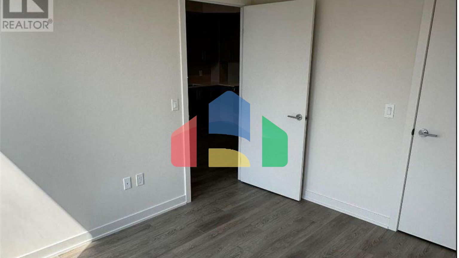 Residential - Condo/Apartment - Hamilton, Canada - Canada