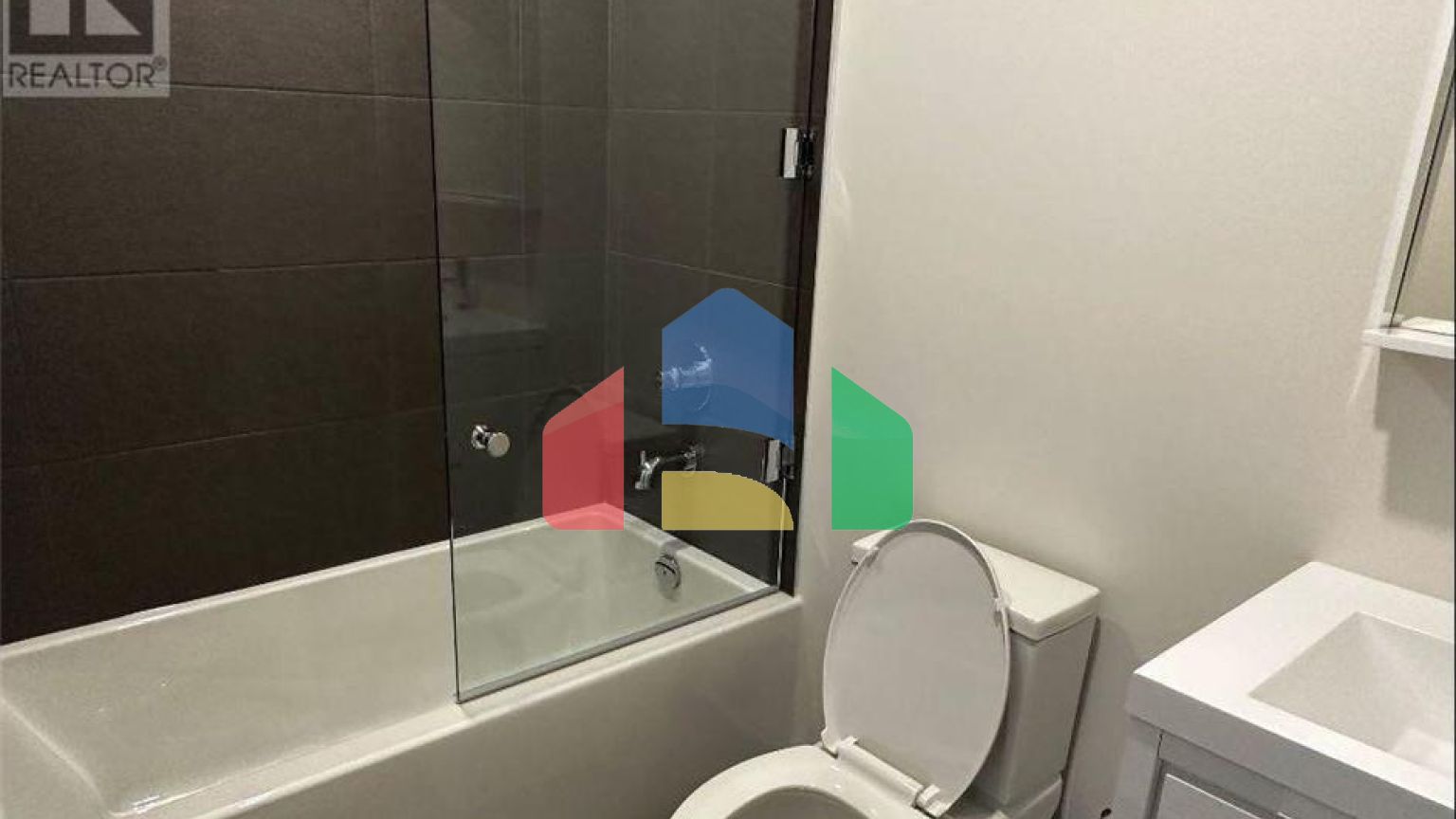 Residential - Condo/Apartment - Hamilton, Canada - Canada