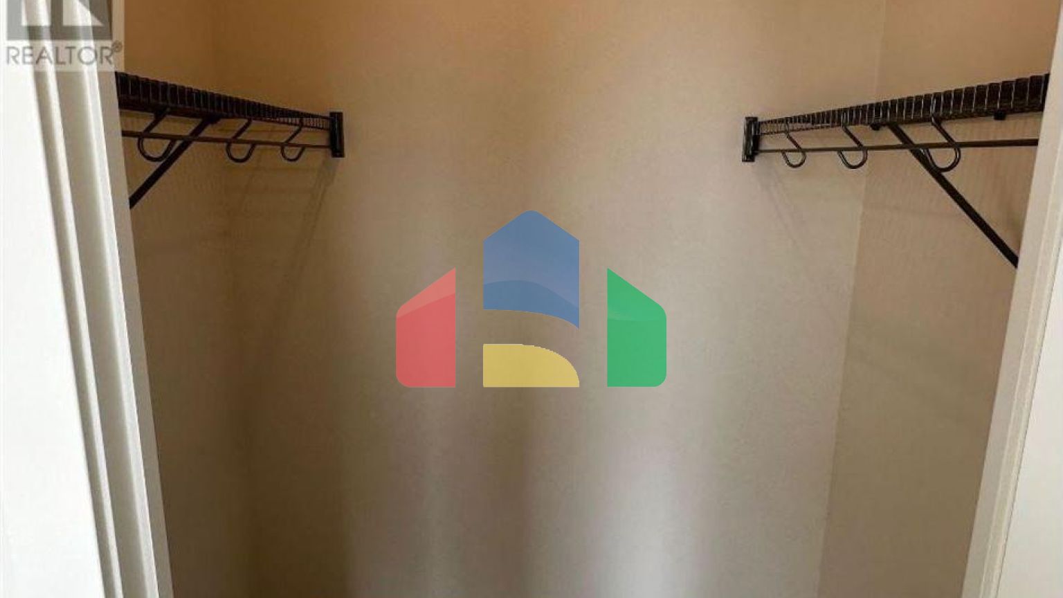 Residential - Condo/Apartment - Hamilton, Canada - Canada