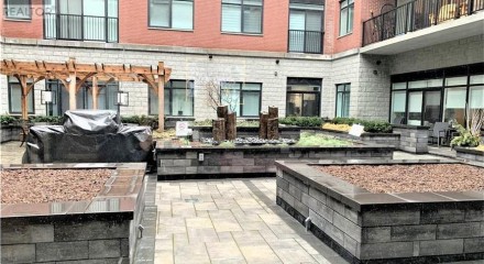 Residential - Condo/Apartment - Hamilton, Canada - Canada