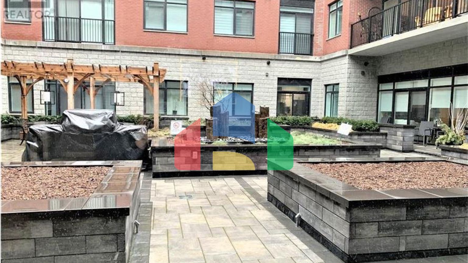 Residential - Condo/Apartment - Hamilton, Canada - Canada