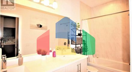 Residential - Condo/Apartment - Hamilton, Canada - Canada
