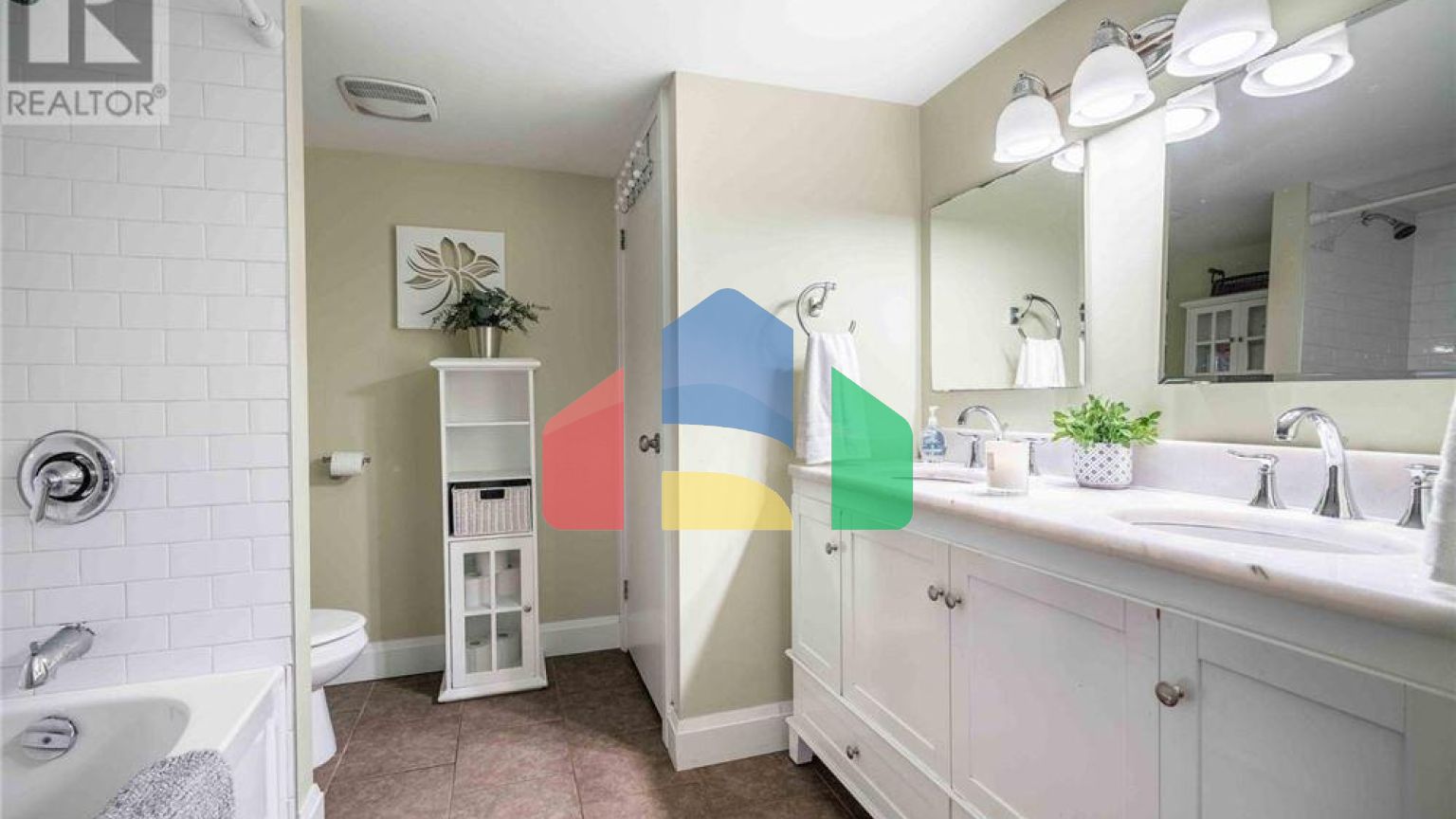 Residential - Single Family Home - Hamilton, Canada - Canada