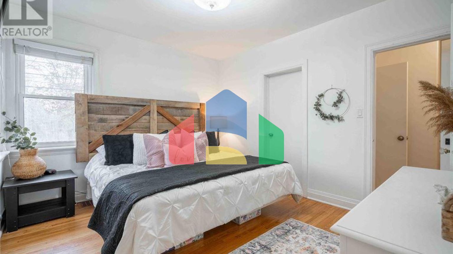 Residential - Single Family Home - Hamilton, Canada - Canada