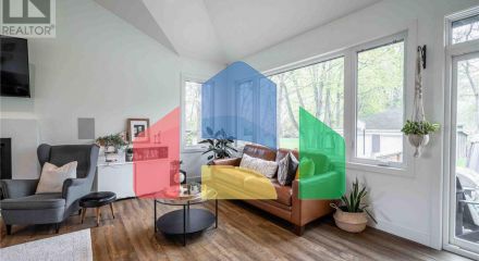 Residential - Single Family Home - Hamilton, Canada - Canada
