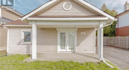 Residential - Single Family Home - Hamilton, Canada - Canada