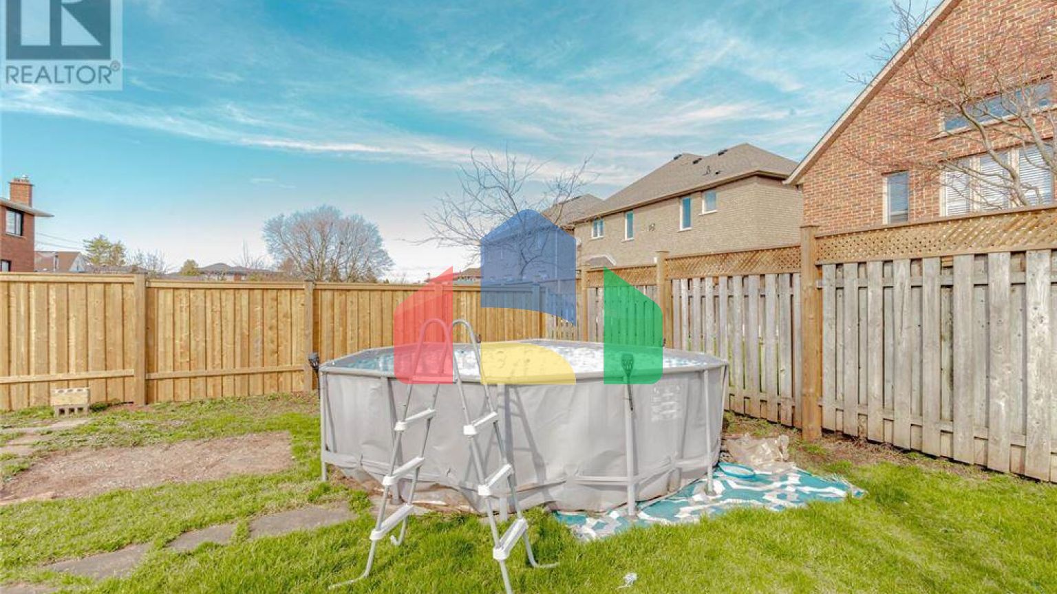 Residential - Single Family Home - Hamilton, Canada - Canada